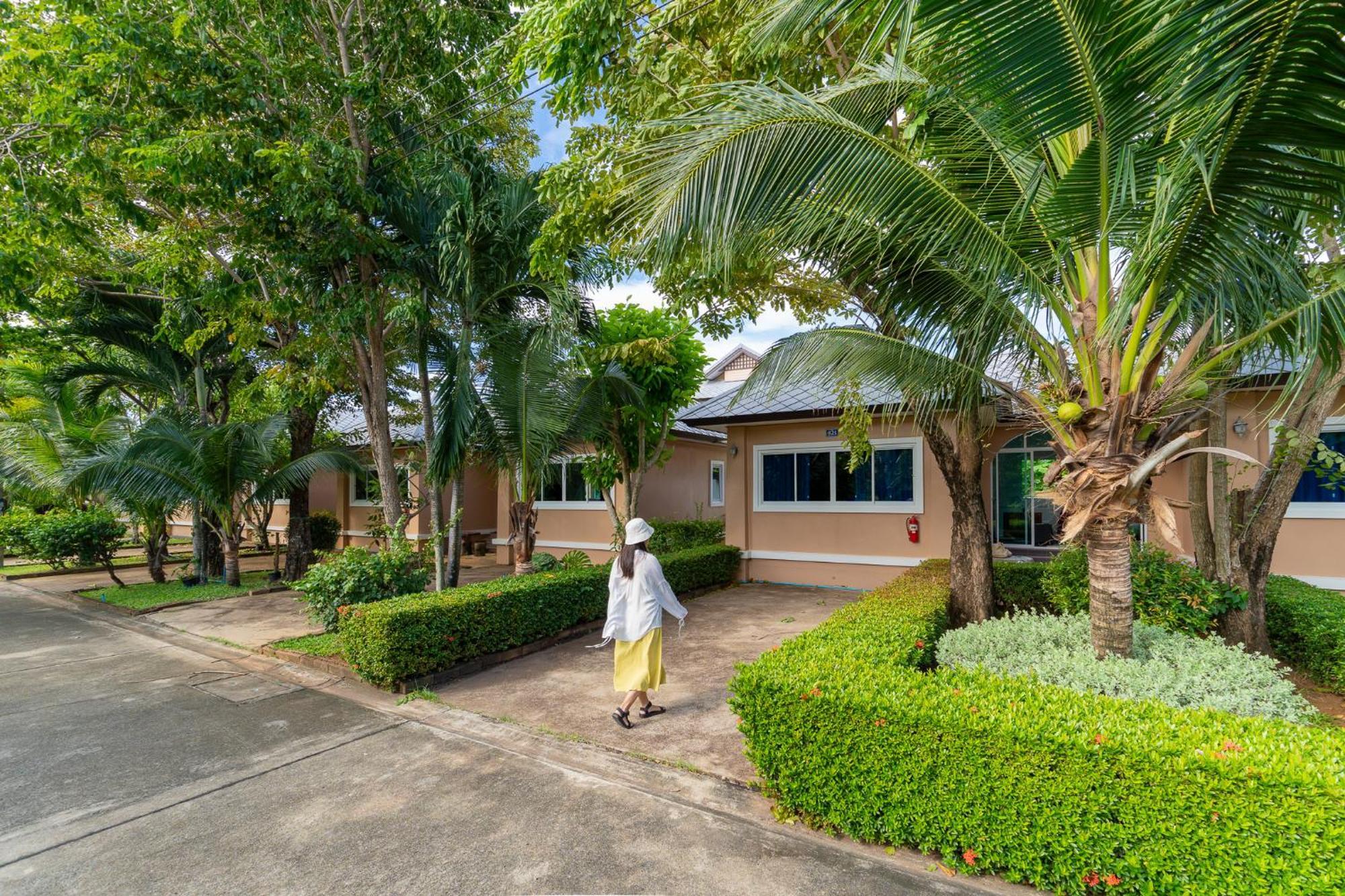Baan Faa Talaychan Resort Chao Lao Beach Exterior foto