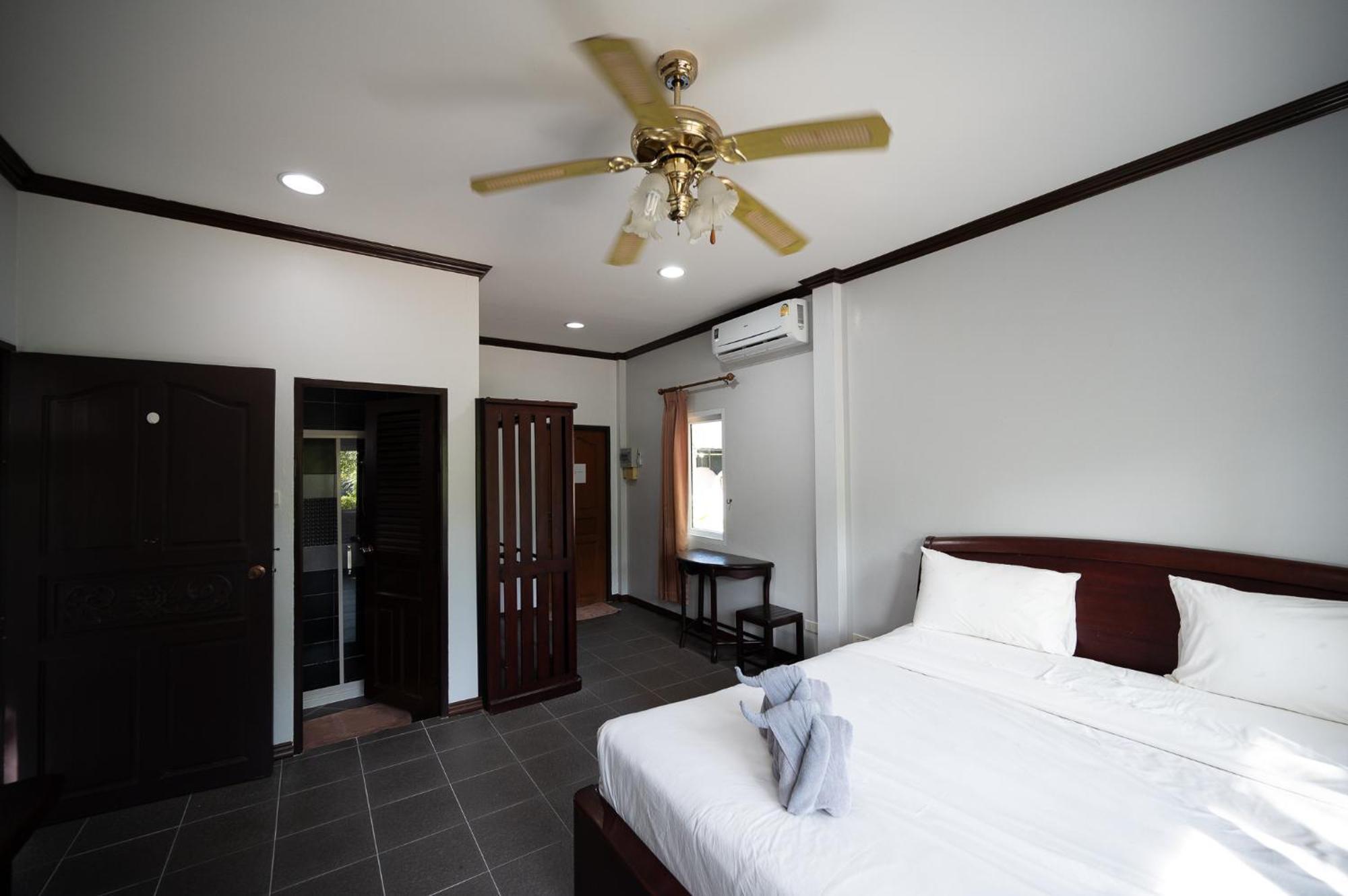 Baan Faa Talaychan Resort Chao Lao Beach Exterior foto