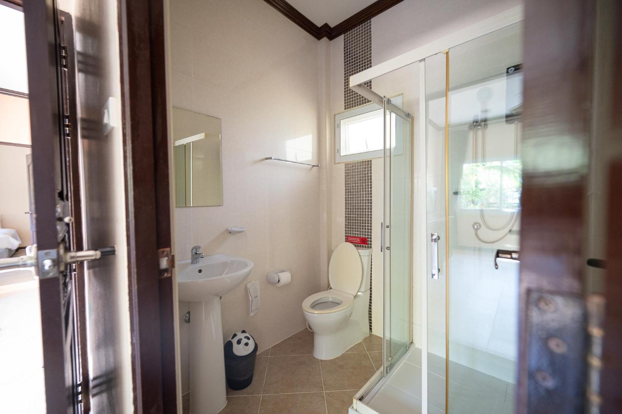 Baan Faa Talaychan Resort Chao Lao Beach Exterior foto